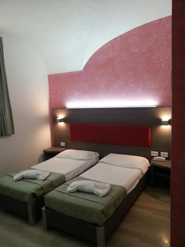 Center 2 Hotel 3*