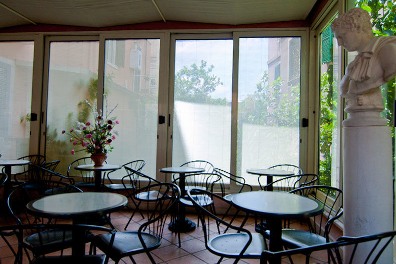 Center 2 Hotel 3*