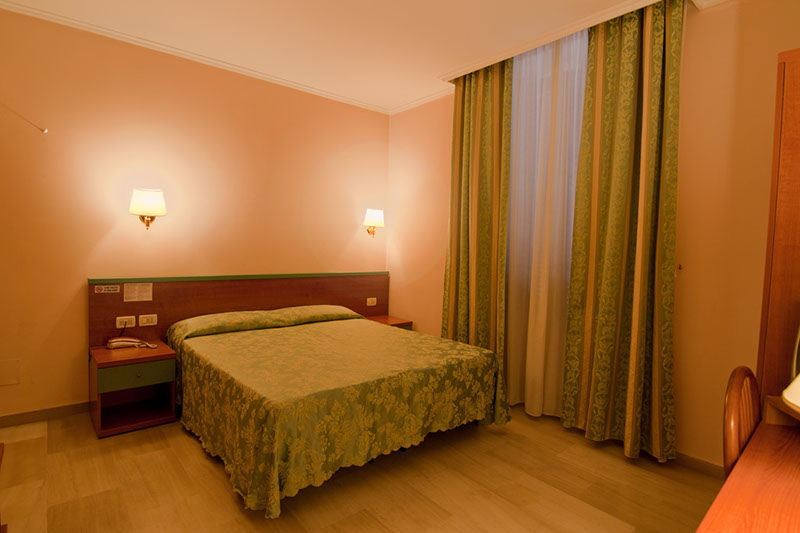 Center 2 Hotel 3*